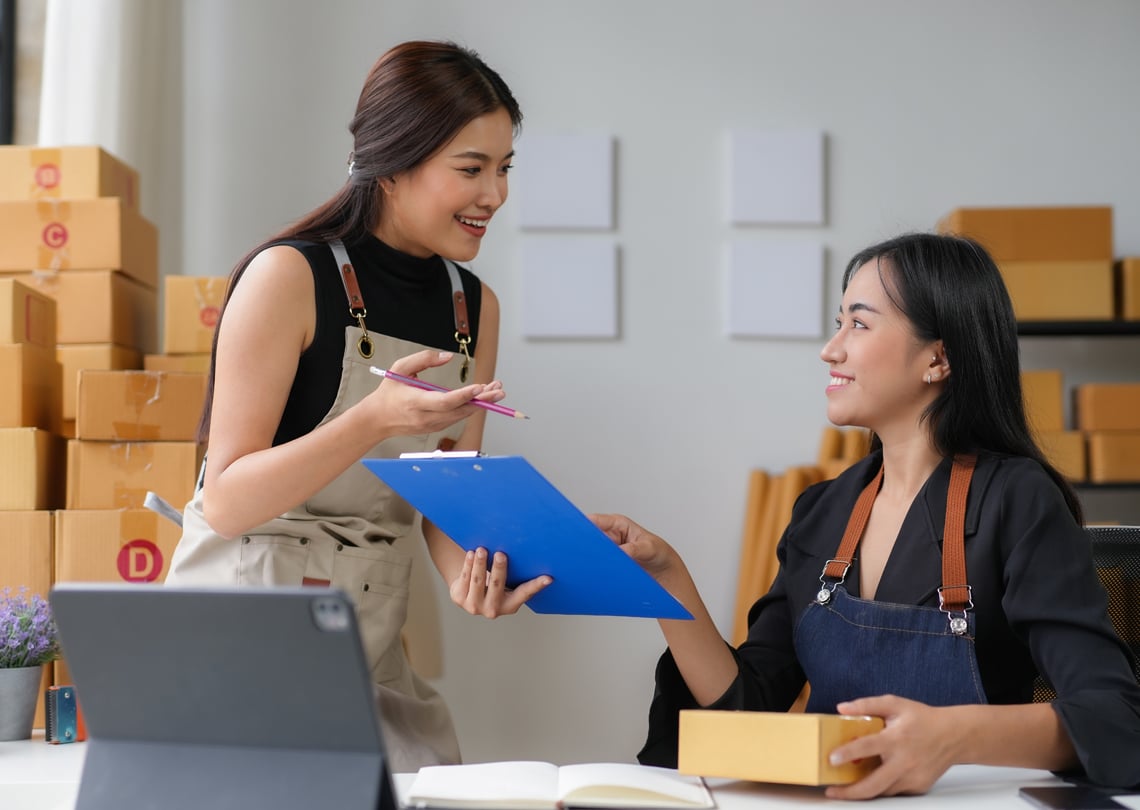 improving-customer-service-1140x810