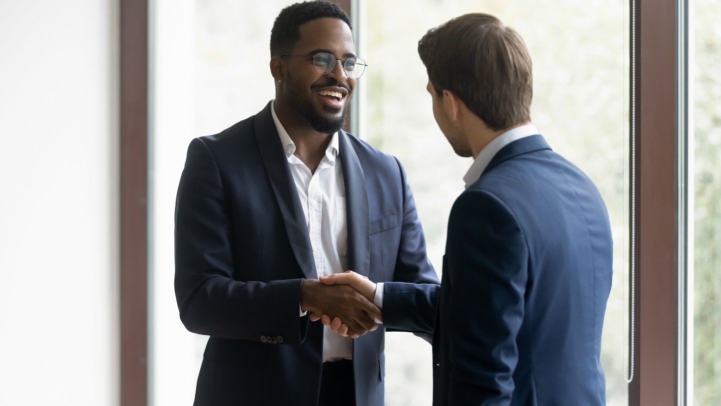 working-with-a-glory-distribution-partner-handshake-1140x810