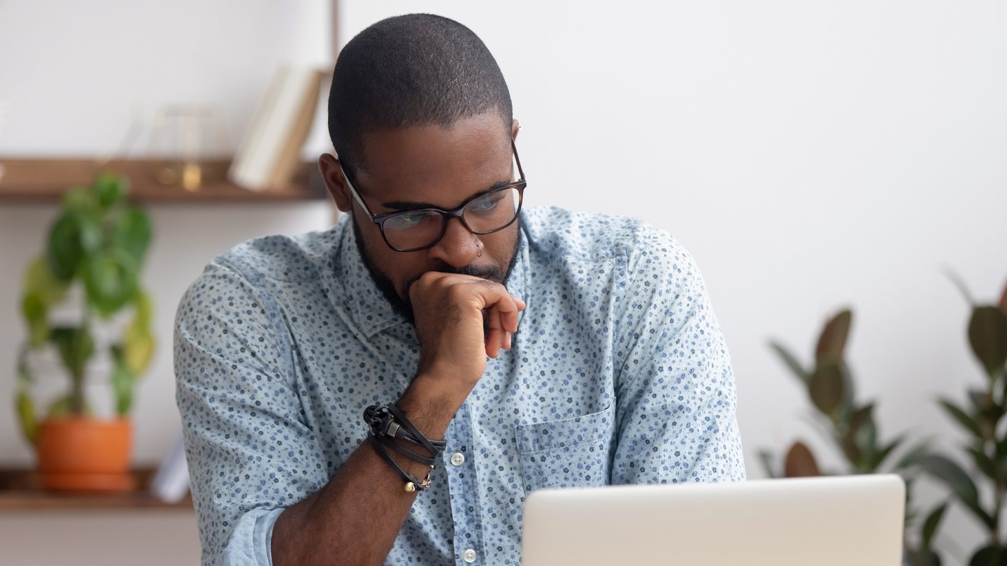 /GloryGlobal/Generic imagery 1440 x 810/1440x810-report-an-issue-man-with-worries-look