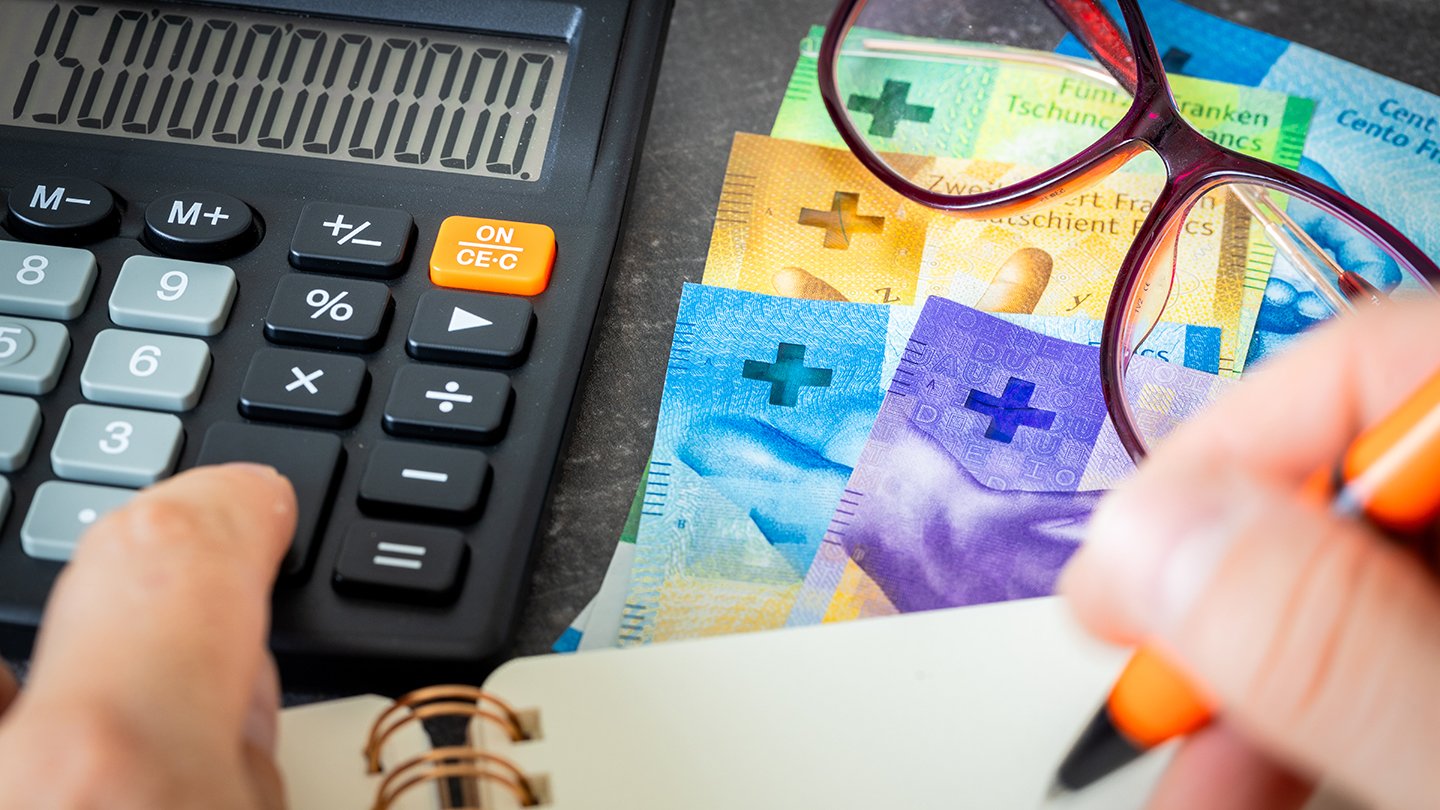 Geld_Zählen_CHF_1440x810
