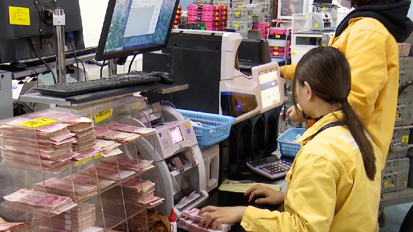 Solution-pages-1440x810_ImprovingCustomerService1