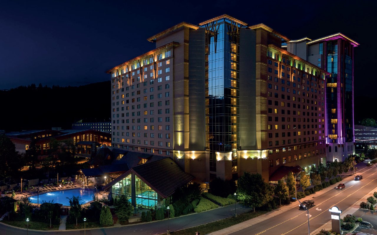 Harrahs Case Study SiteCore images_Content-hero-small-mobile-1280x800